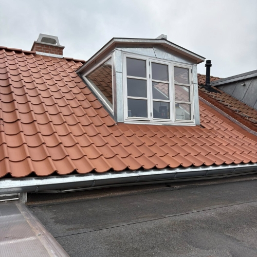 Opsætning af tagrende og kvist