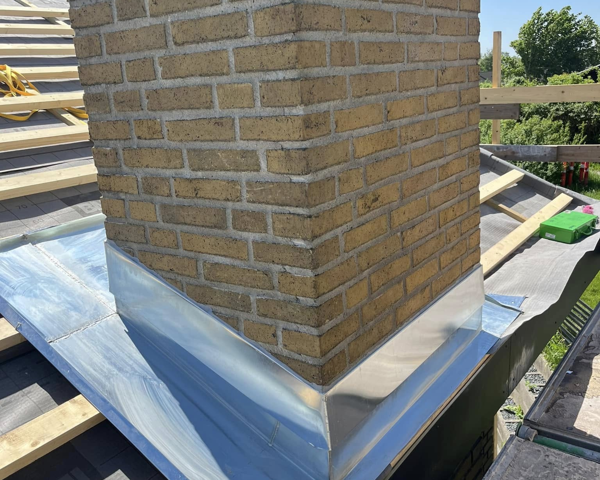 Zink inddækning ved skorsten